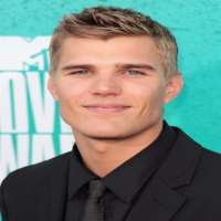 Lucy Hale boyfriend Chris Zylka