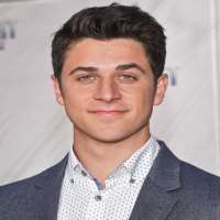 Lucy Hale boyfriend David Henrie