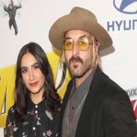 Nikohl Boosheri boyfriend Wild the Coyote