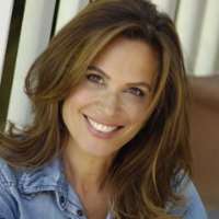 John Stamos girlfriend Chelsea Noble