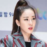 G Dragon girlfriend Sandara Park