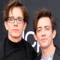 Austin P. McKenzie girlfriend Kevin McHale