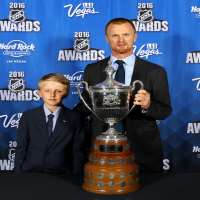 Henrik Sedin son Valter Henrik Sedin son Valter