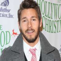 Kimberly Matula boyfriend Scott Clifton