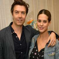 Noah Bean girlfriend Lyndsy Fonseca Noah Bean girlfriend Lyndsy Fonseca