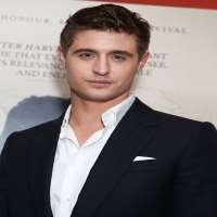 Saoirse Ronan boyfriend Max Irons (Rumor) Saoirse Ronan boyfriend Max Irons (Rumor)