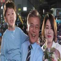 Moon Jae In Birthday Real Name Age Weight Height Family Contact Details Wife Children Bio More Notednames