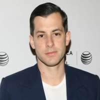Rashida Jones boyfriend Mark Ronson