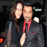 Ajaz Khan Birthday, Real Name, Family, Age, Weight, Height, Wife ...