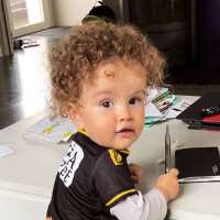 Tawera Kerr-Barlow son Rada Tawera Kerr-Barlow son Rada
