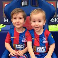 Mile Jedinak son Alex