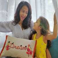 Pratik Gandhi daughter Miraya Pratik Gandhi daughter Miraya