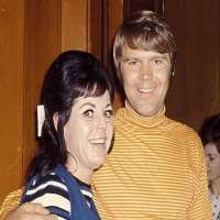 Glen Campbell Birthday, Real Name, Age, Weight, Height, Family, Facts ...