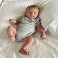 Iulia Valentina son Aden Iulia Valentina son Aden