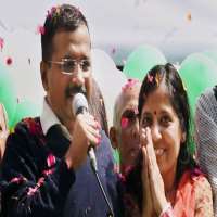 Arvind Kejriwal wife Sunita Kejriwal