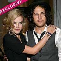 Riley Keough boyfriend Ryan Cabrera Riley Keough boyfriend Ryan Cabrera