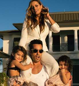 Aaron Diaz Family