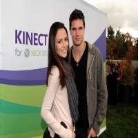 Robbie Amell Birthday, Real Name, Age, Weight, Height, Family, Facts ...