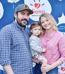 Emilie De Ravin Family