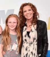 Robyn Lively daughter Kate Johnson