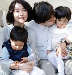 Lee Young-ae Family