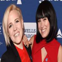 Hannah Hart boyfriend Ella Mielniczenko