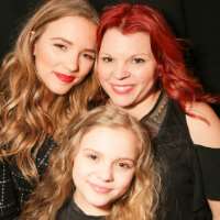 Lennon Stella Mother Mary Lynne Stella