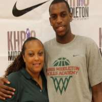 Khris Middleton Mother Nichelle Middleton Khris Middleton Mother Nichelle Middleton