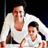 Riteish Deshmukh son Riaan