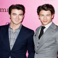 Kevin Jonas brother Nick Jonas Kevin Jonas brother Nick Jonas
