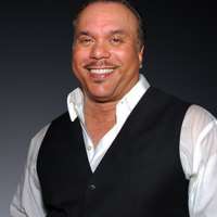 Nia Peeples husband Howard Hewett Nia Peeples husband Howard Hewett