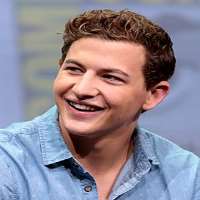 Sophie Turner boyfriend Tye Sheridan (Rumor) Sophie Turner boyfriend Tye Sheridan (Rumor)