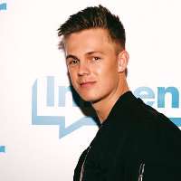 Maisie Williams boyfriend Caspar Lee