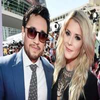 Grace Helbig boyfriend Chester See