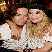 Tyler Blackburn girlfriend Ashley Benson