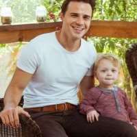 Kris Allen son Oliver Neil Allen