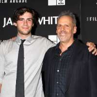 Josh Pais son Zane Pais