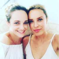 Jessica McNamee sister Penny McNamee Jessica McNamee sister Penny McNamee