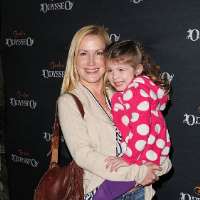 Angela Kinsey daughter Isabel Ruby Lieberstein Angela Kinsey daughter Isabel Ruby Lieberstein