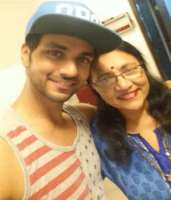 Shakti Arora Mother Renu Arora