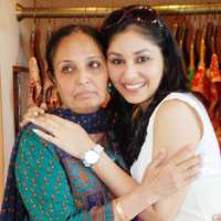 Pooja Chopra Mother Neera Chopra