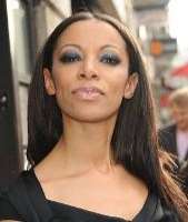 Joseph Fiennes girlfriend Leonie Casanova