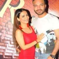 Vicky Kumar Jain girlfriend Tia Bajpal