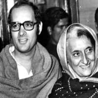 Indira Gandhi son Sanjay Gandhi