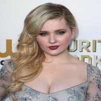 Freddie Highmore girlfriend Abigail Breslin