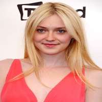 Freddie Highmore girlfriend Dakota Fanning (Rumor)