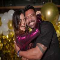 Divya Agarwal girlfriend Apurva Padgaonkar (Engaged) Divya Agarwal girlfriend Apurva Padgaonkar (Engaged)