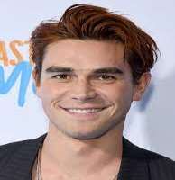 Clara Berry boyfriend KJ Apa