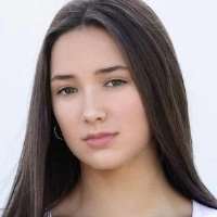 Ella Schnacky sister Noelle Schnacky