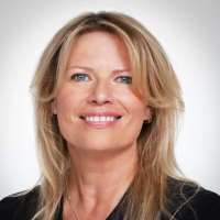 Steve Blum wife Mary Elizabeth McGlynn Steve Blum wife Mary Elizabeth McGlynn
